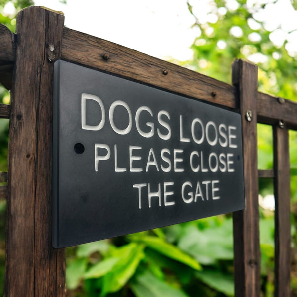 Dogs Loose Sign 20cm x 10cm Gate Signs www.HouseSign.uk 